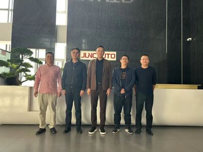 我校校友會(huì)會(huì)長(zhǎng)陳志宏帶隊(duì)赴廈門(mén)走訪校友企業(yè) 深化校企合作